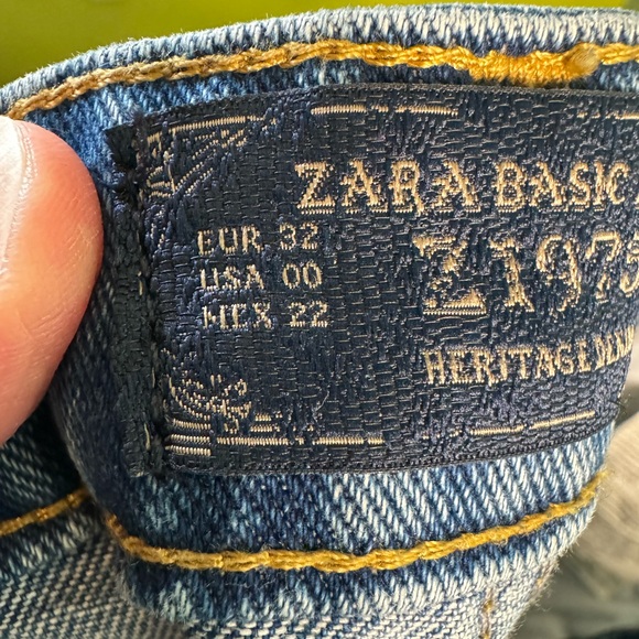Zara Heritage Denim, distressed, size 00. - Picture 3 of 6